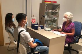 In den MMM-Sprechstunden in Stuttgart und Mannheim informieren die Malteser auch über Impfangebote für Menschen ohne Krankenversicherung oder ohne Aufenthaltsstatus. Foto: Malteser