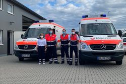 Aus Offenburg starteten vier Malteser Einsatzkräfte mit zwei Krankentransportwagen. Foto: Malteser Offenburg